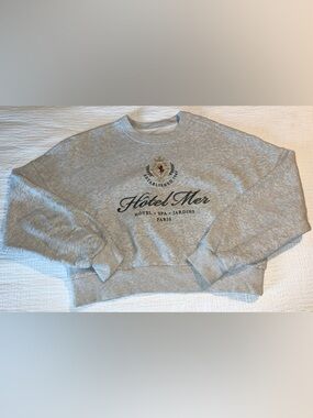 Abercrombie & Fitch Crewneck Sweatshirt